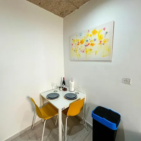 Paceville - 4b - Near Nightlife Zone 아파트