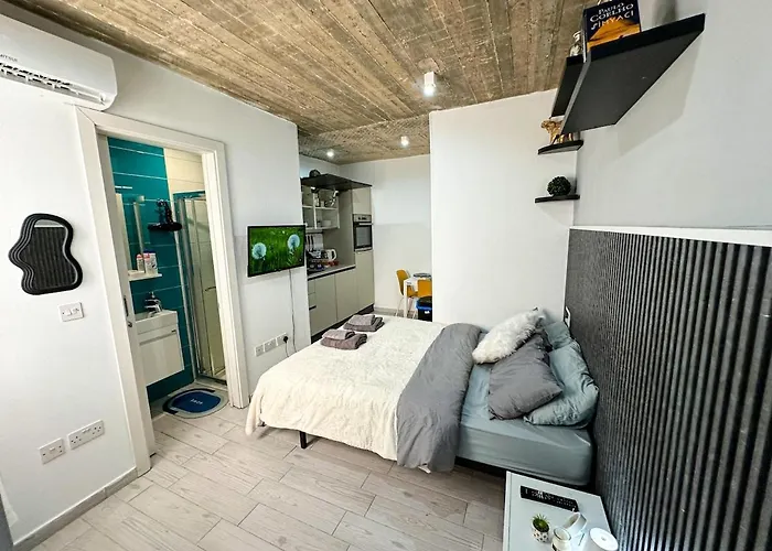 Paceville - 4b - Near Nightlife Zone